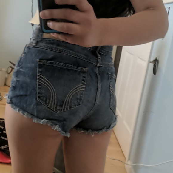 Hollister Jean shorts - Picture 2 of 4
